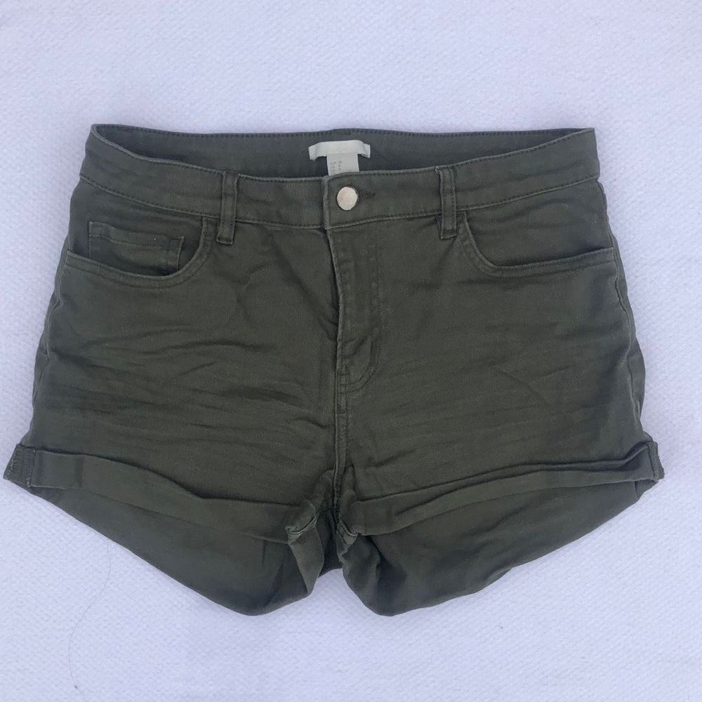 H&M green shorts